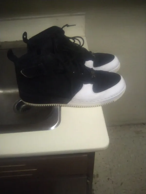 Men's Nike Air Jordan size.,13 Black and White High Top