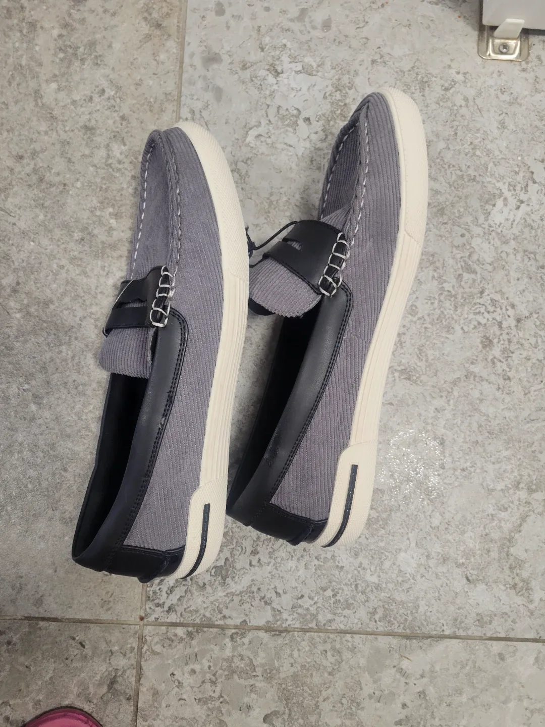 United Men's Loafers, Size 8.5 image indicator(3)