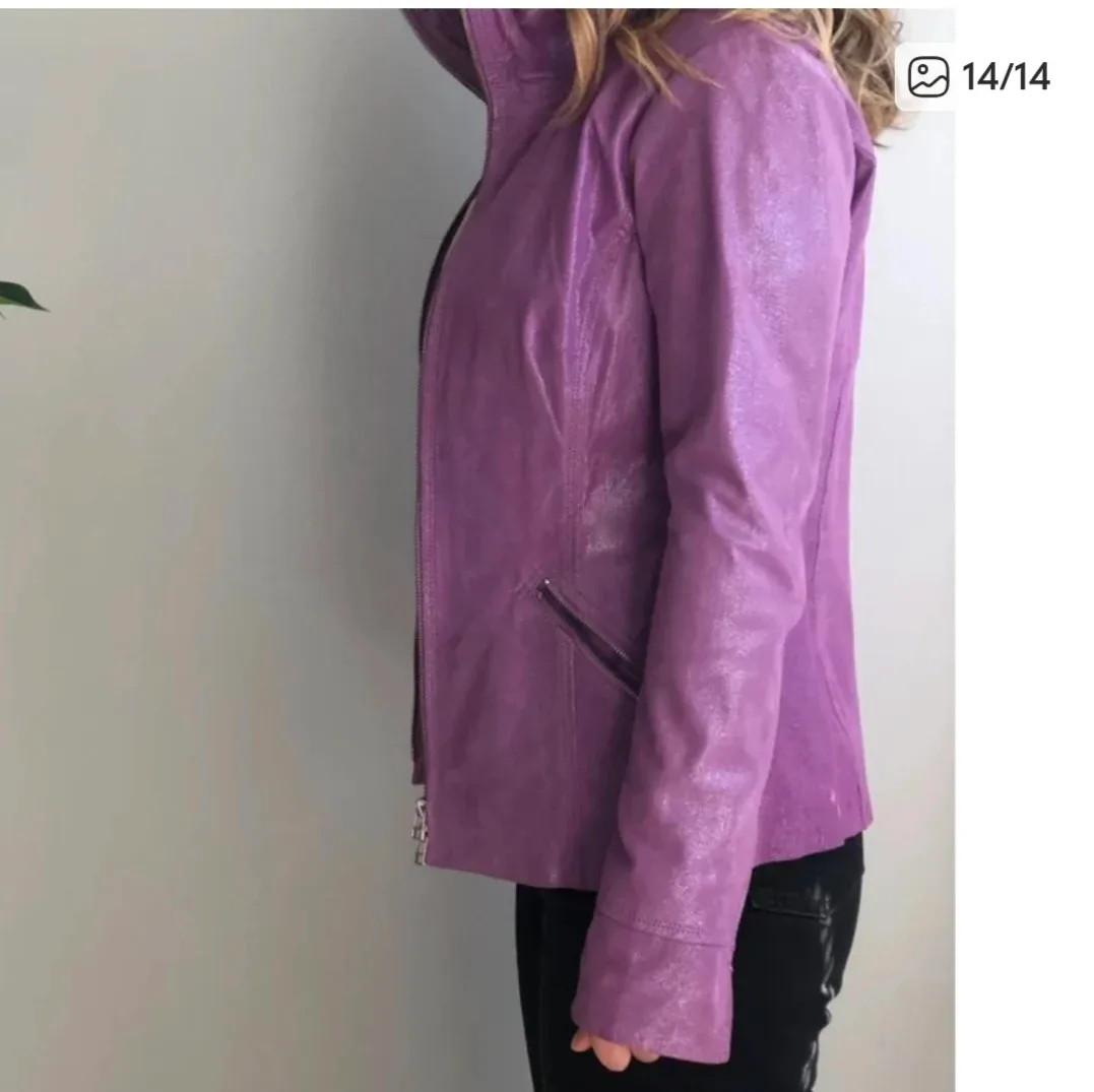 Ladies  leather  jacket image indicator(10)