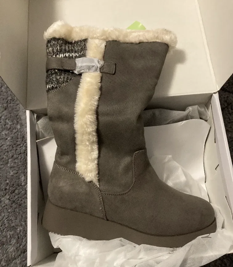 NEW Grey Winter Boots - Size 8
