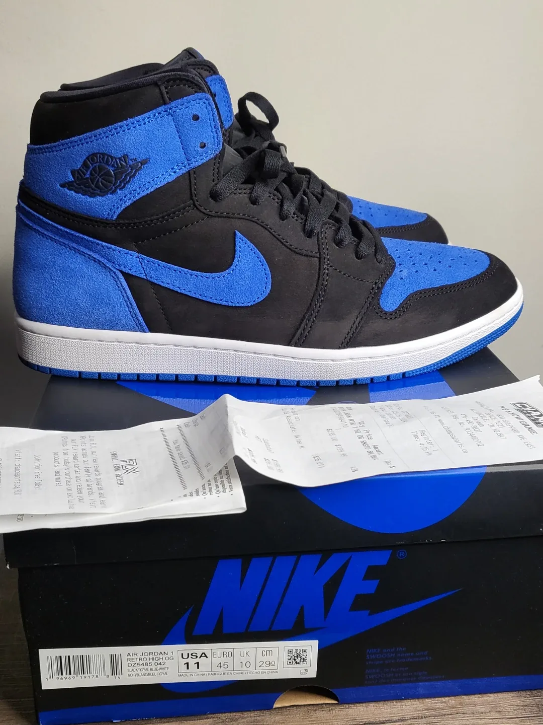 Nike Air Jordan 1 Retro High Royal Blue Toe, Size 11 image indicator(2)