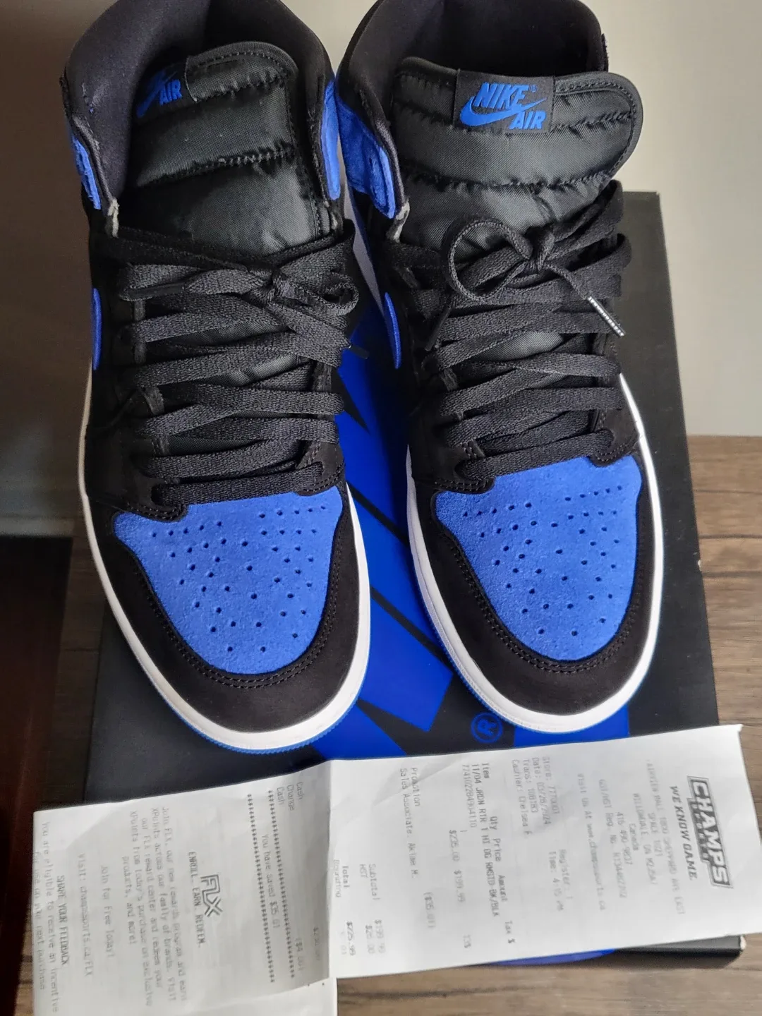 Nike Air Jordan 1 Retro High Royal Blue Toe, Size 11 image indicator(4)