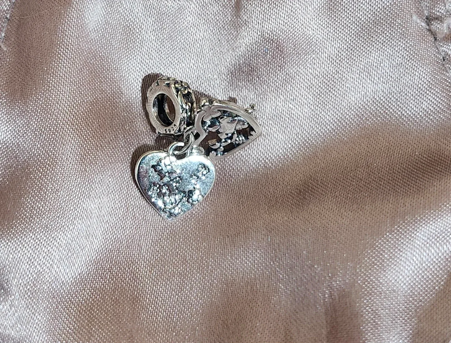 Winnie the Pooh Heart Charm image indicator(3)