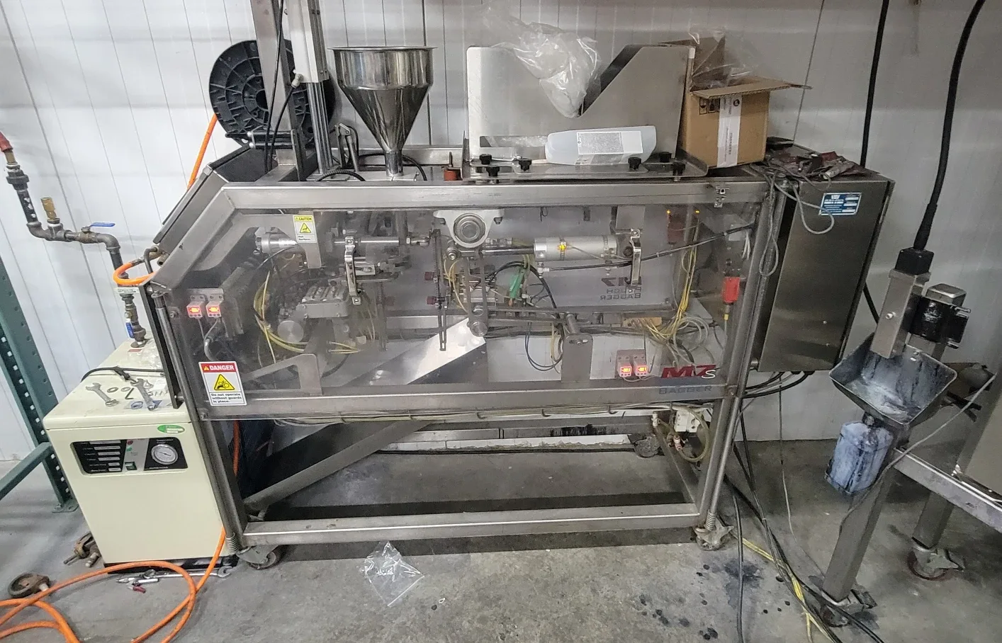 3 piece Automated Bag Filling and Sealing Machine image indicator(2)