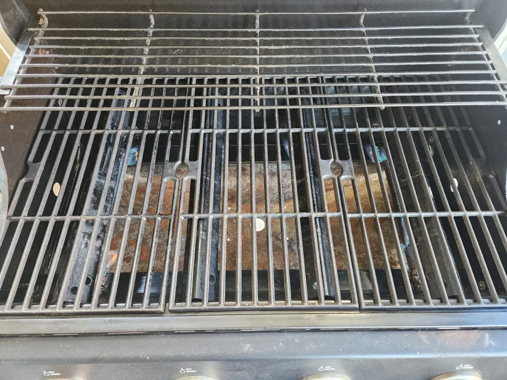 Propane BBQ grill + Tank with gas gauge + Cover image indicator(7)