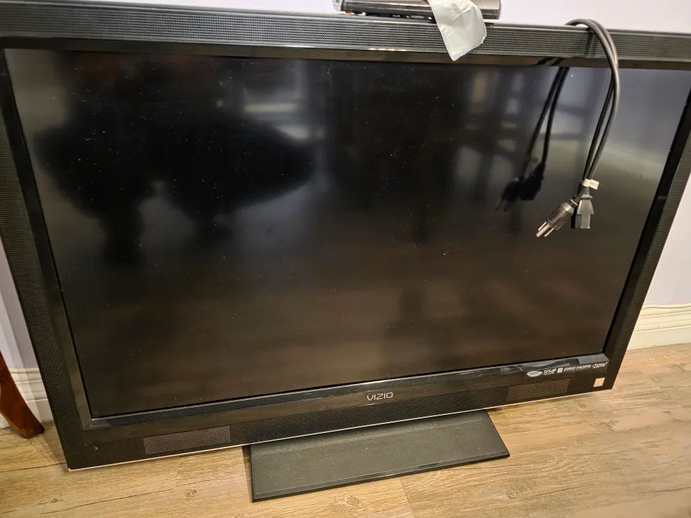 Vizio VO370M-C TV thumbnail