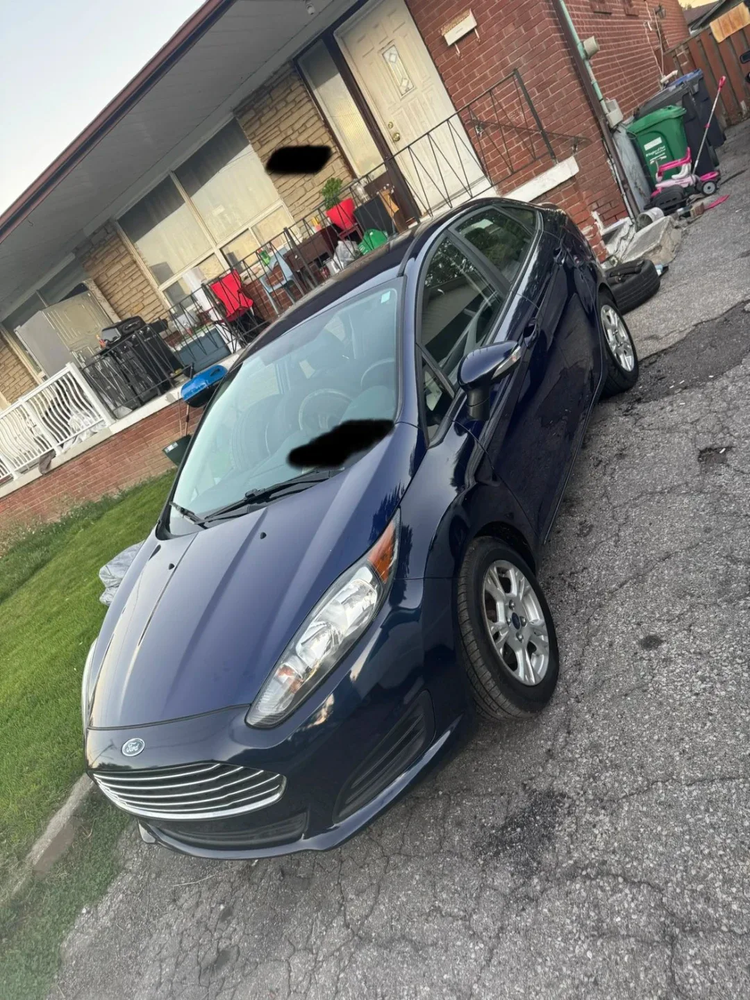 2016 Ford Fiesta SE - Blue Sedan image indicator(3)