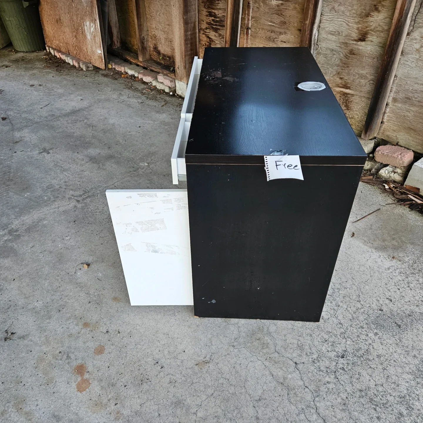 Black and White Desk image indicator(3)