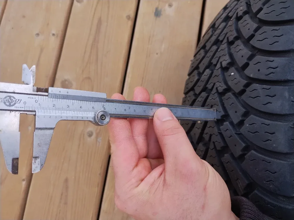 Mercedes Rims with Winter Tires 225/60R16 image indicator(3)