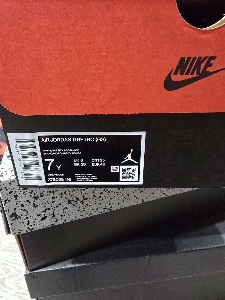 Air Jordan 11 Retro GS - Size 7Y BNIB image indicator(3)