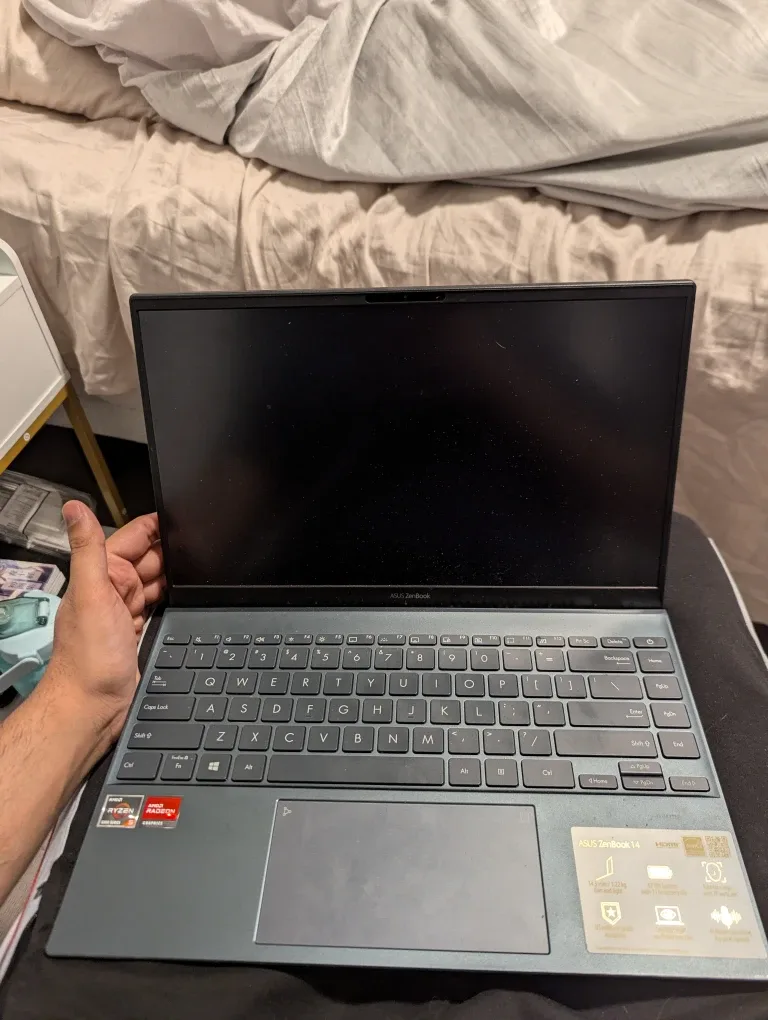 ASUS ZenBook 14 UM425U Laptop