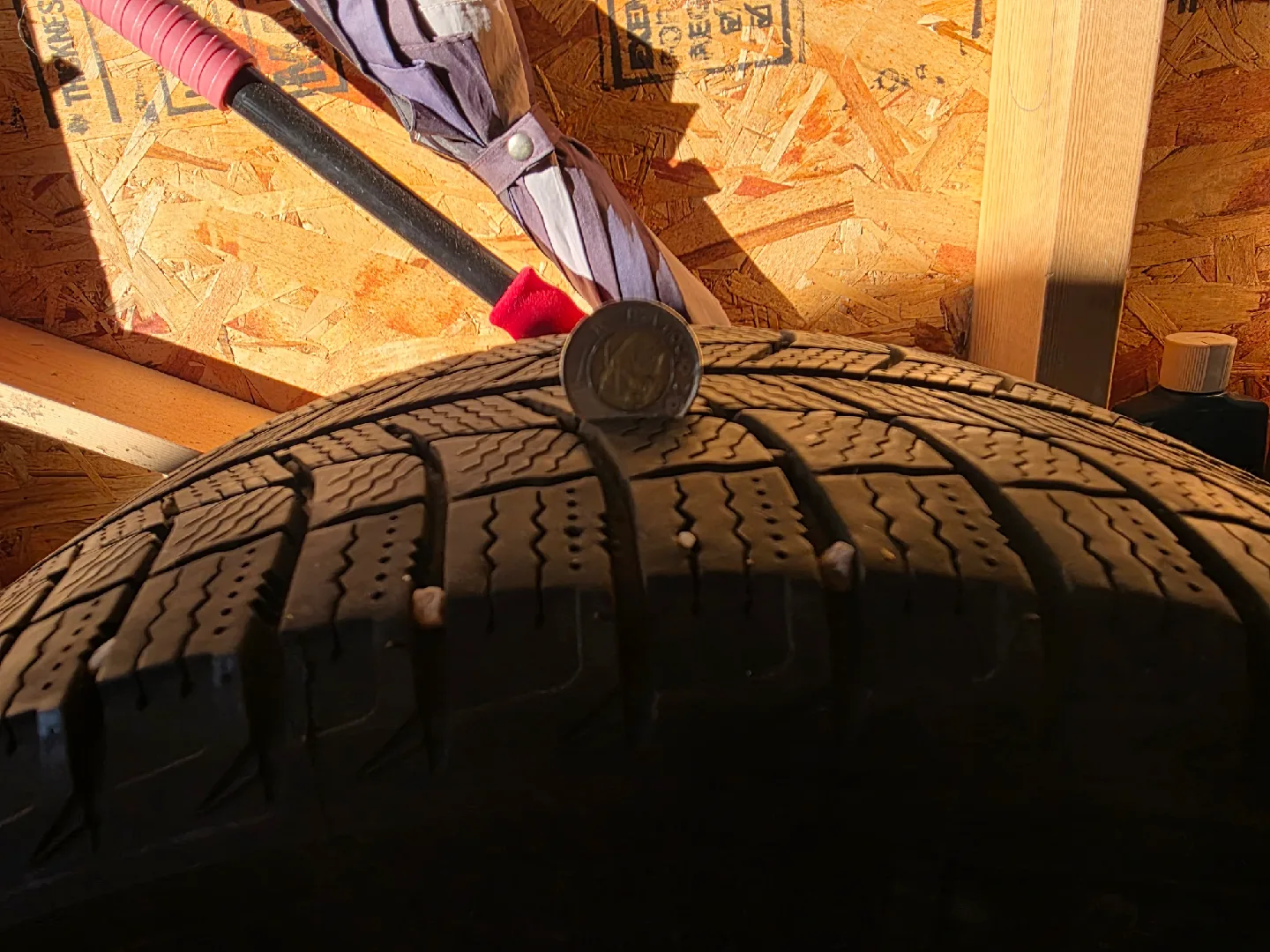 4 Michelin X-ice 205/55R16 on rims thumbnail