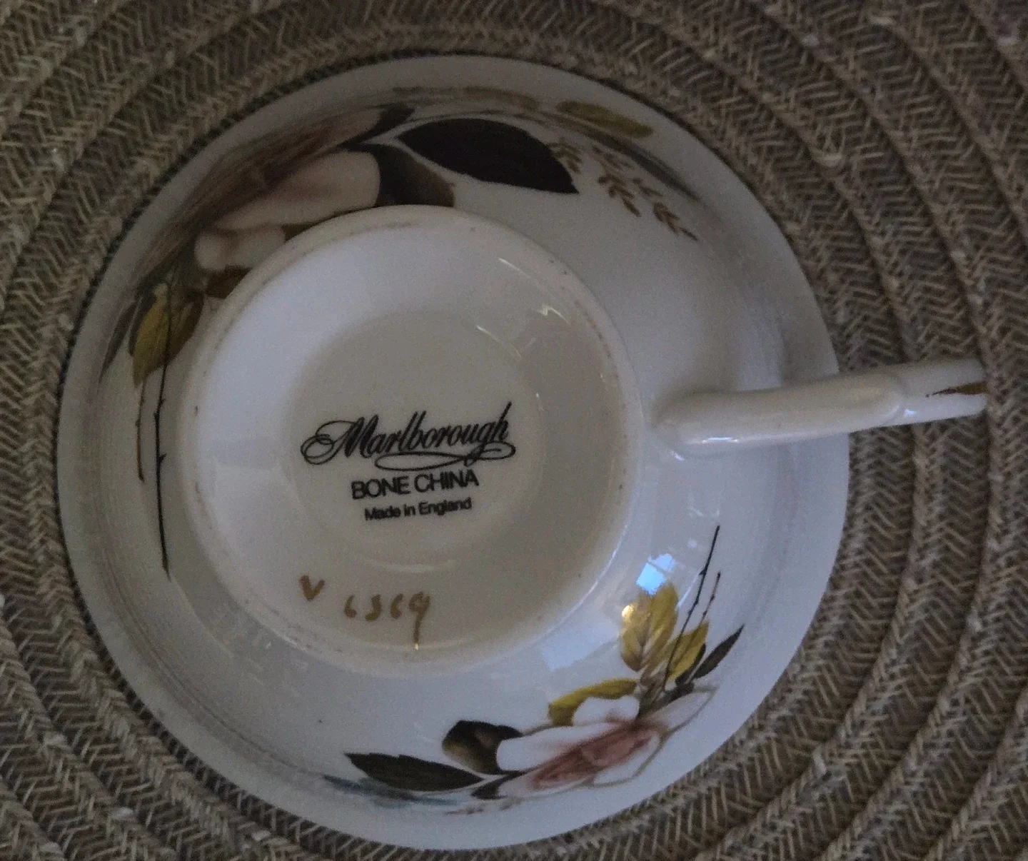 Marlborough Bone China Teacup and Saucer Set image indicator(7)
