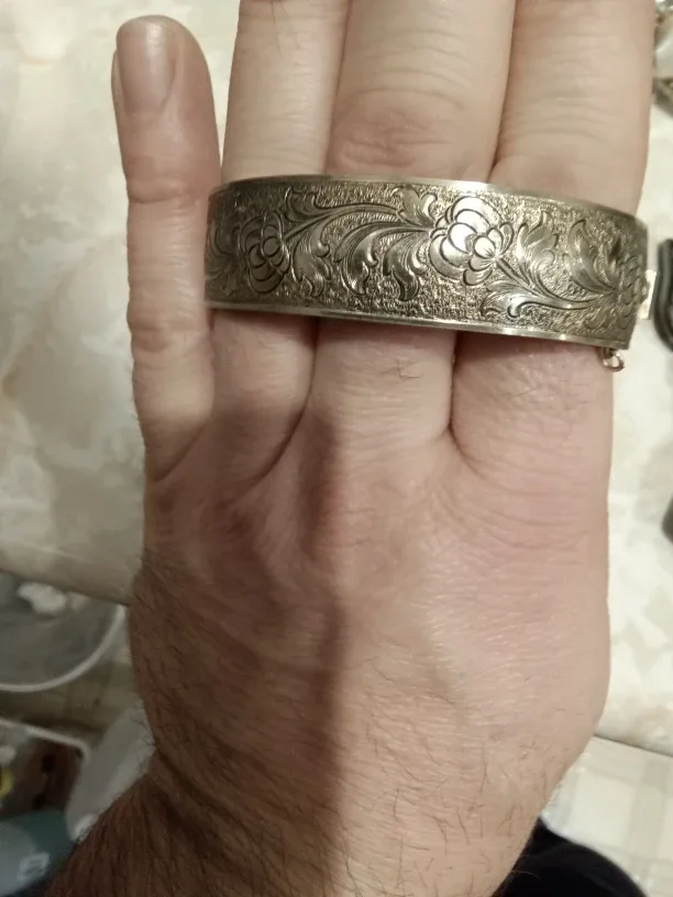 Vintage Floral Engraved Bangle Bracelet image indicator(5)