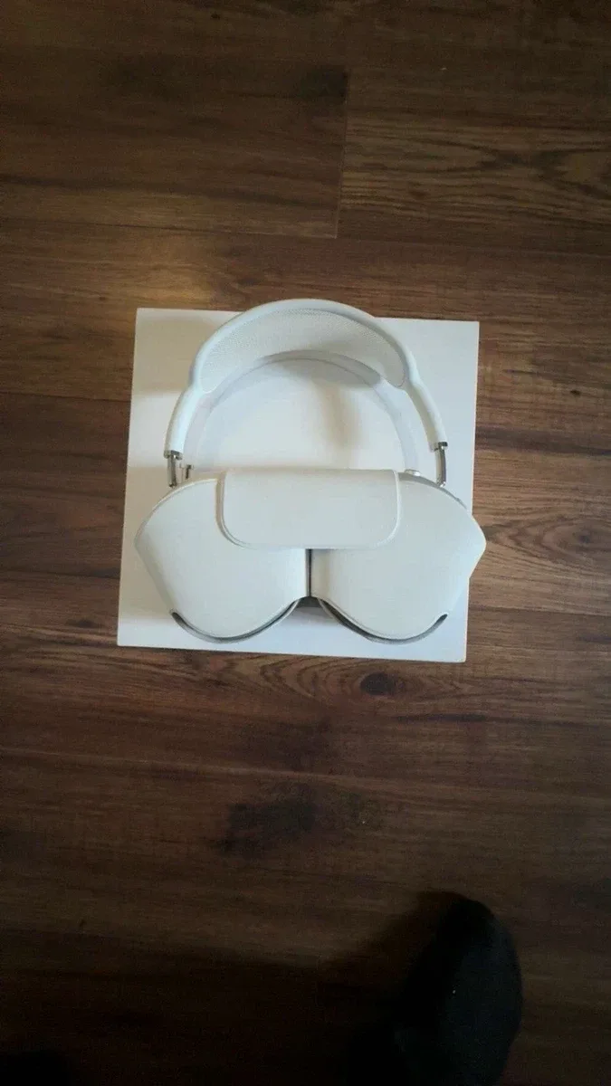 Apple AirPods Max - White - With Smart Case image indicator(3)