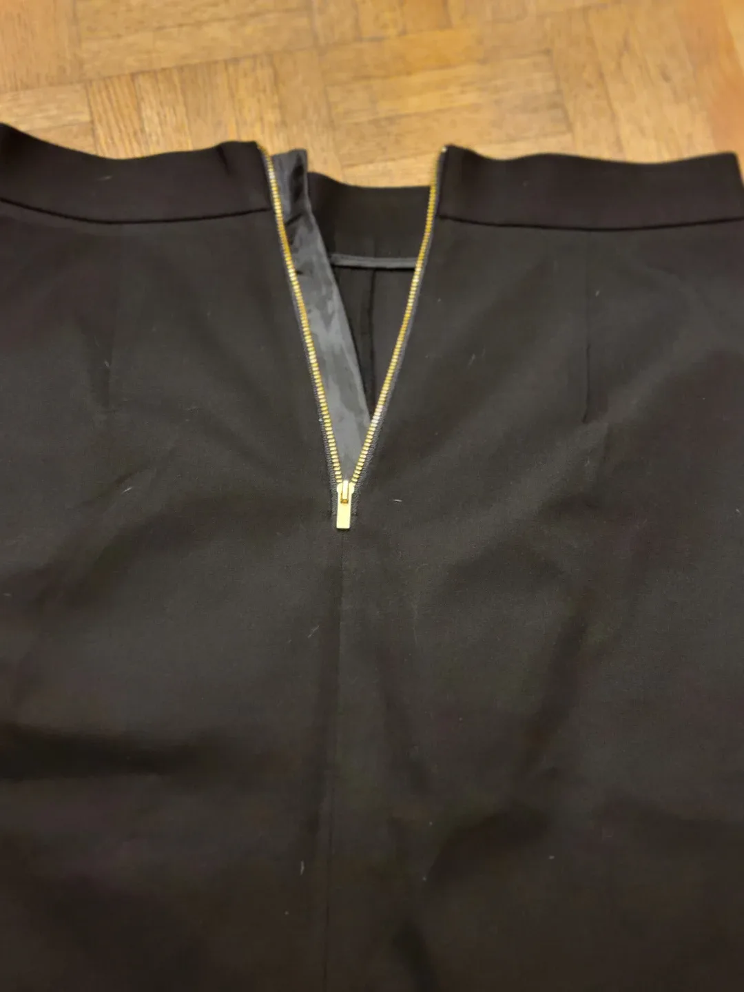 Women's size 6 BANANA Republic image indicator(2)