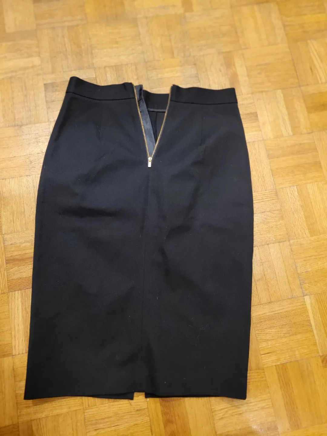Women's size 6 BANANA Republic image indicator(3)