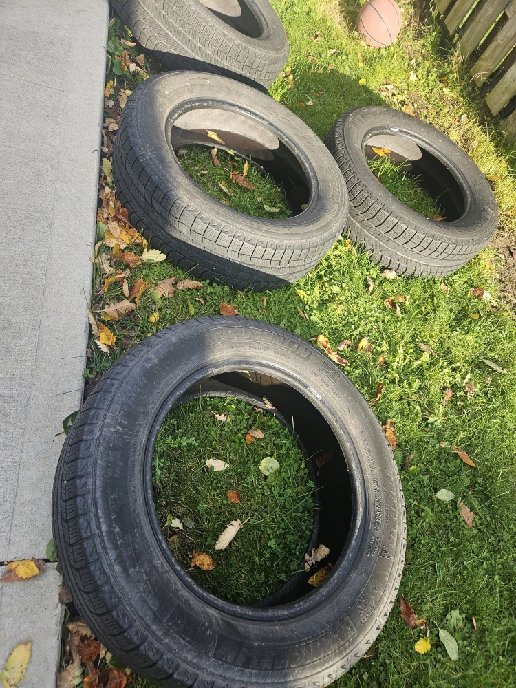 Michelin Radial X 4 Winter Tires 235/60R18