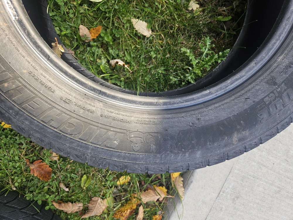 Michelin Radial X 4 Winter Tires 235/60R18 - photo 3