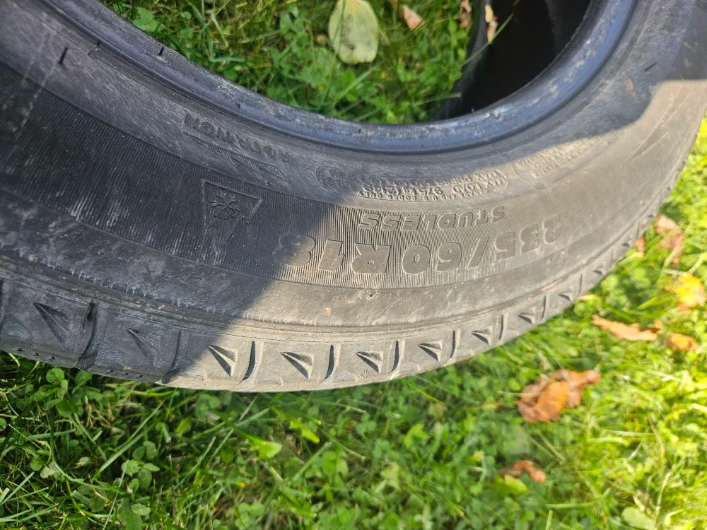 Michelin Radial X 4 Winter Tires 235/60R18 image indicator(4)