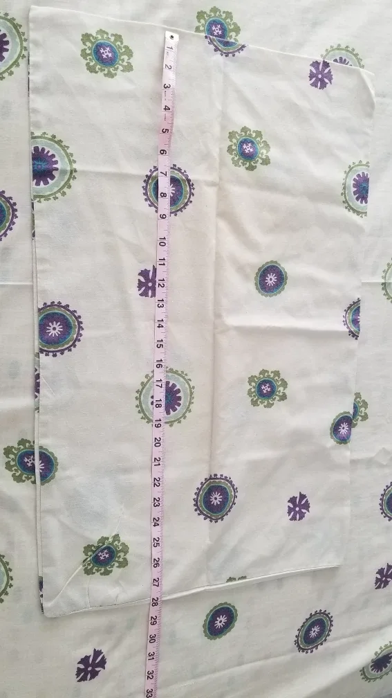 Bedsheet and Two Pillowcases image indicator(2)