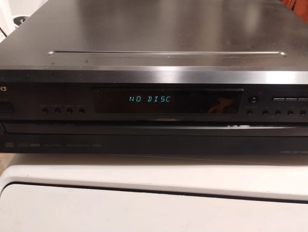 Onkieo  DX-C 390 CD Player image indicator(2)