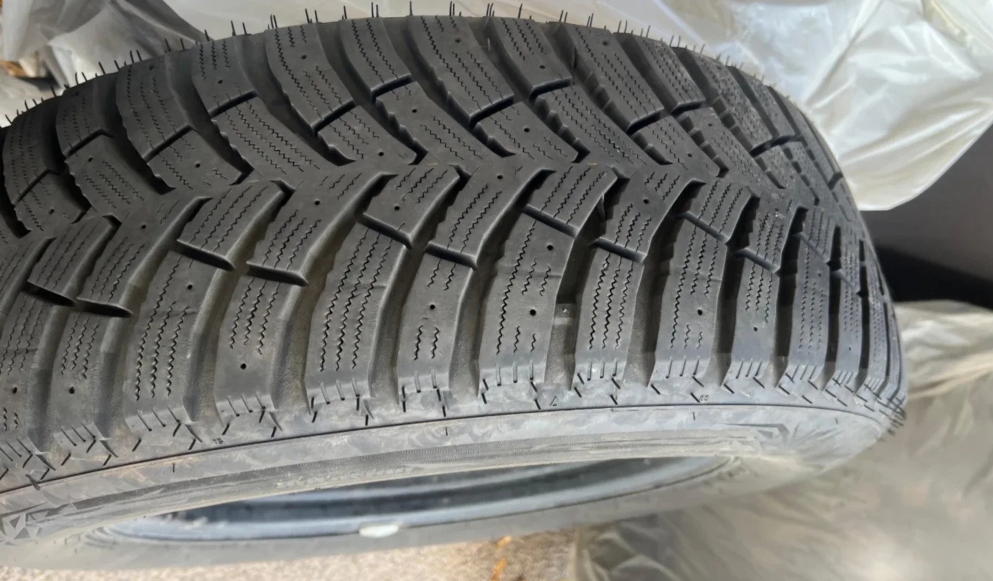 Nexen 225/65R17 102T Winter Tire image indicator(4)