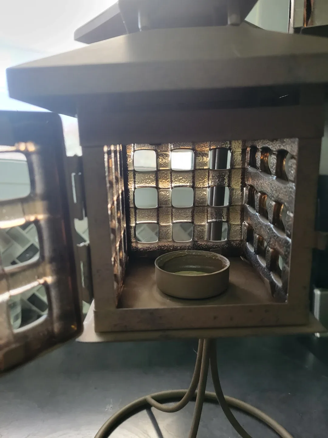 Decorative Metal Lantern Candle Holder image indicator(2)