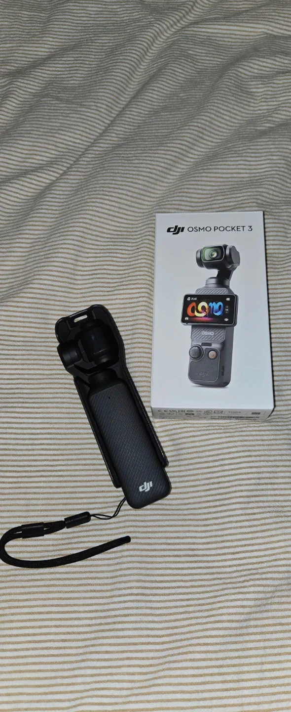 DJI Osmo Pocket 3 Gimbal Camera - Like New! image indicator(2)