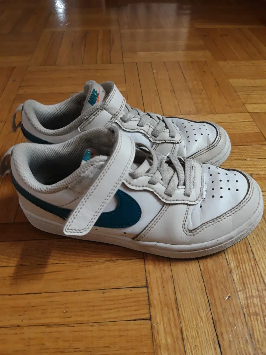 Nike Kids' Court Borough Low 2 Shoes image indicator(3)