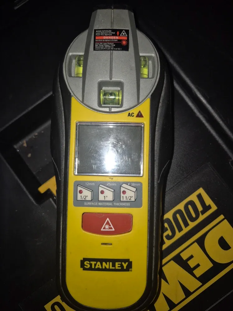 Stanley IntelliLaser Pro Stud Finder