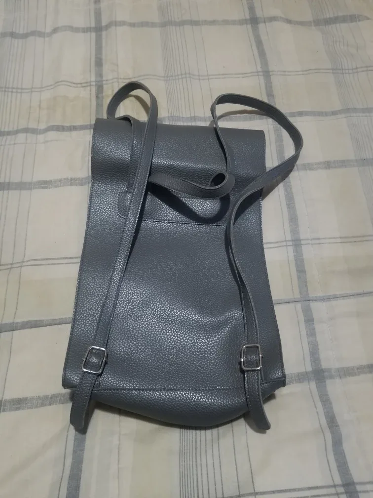 Beauty Boutique Grey Backpack image indicator(2)