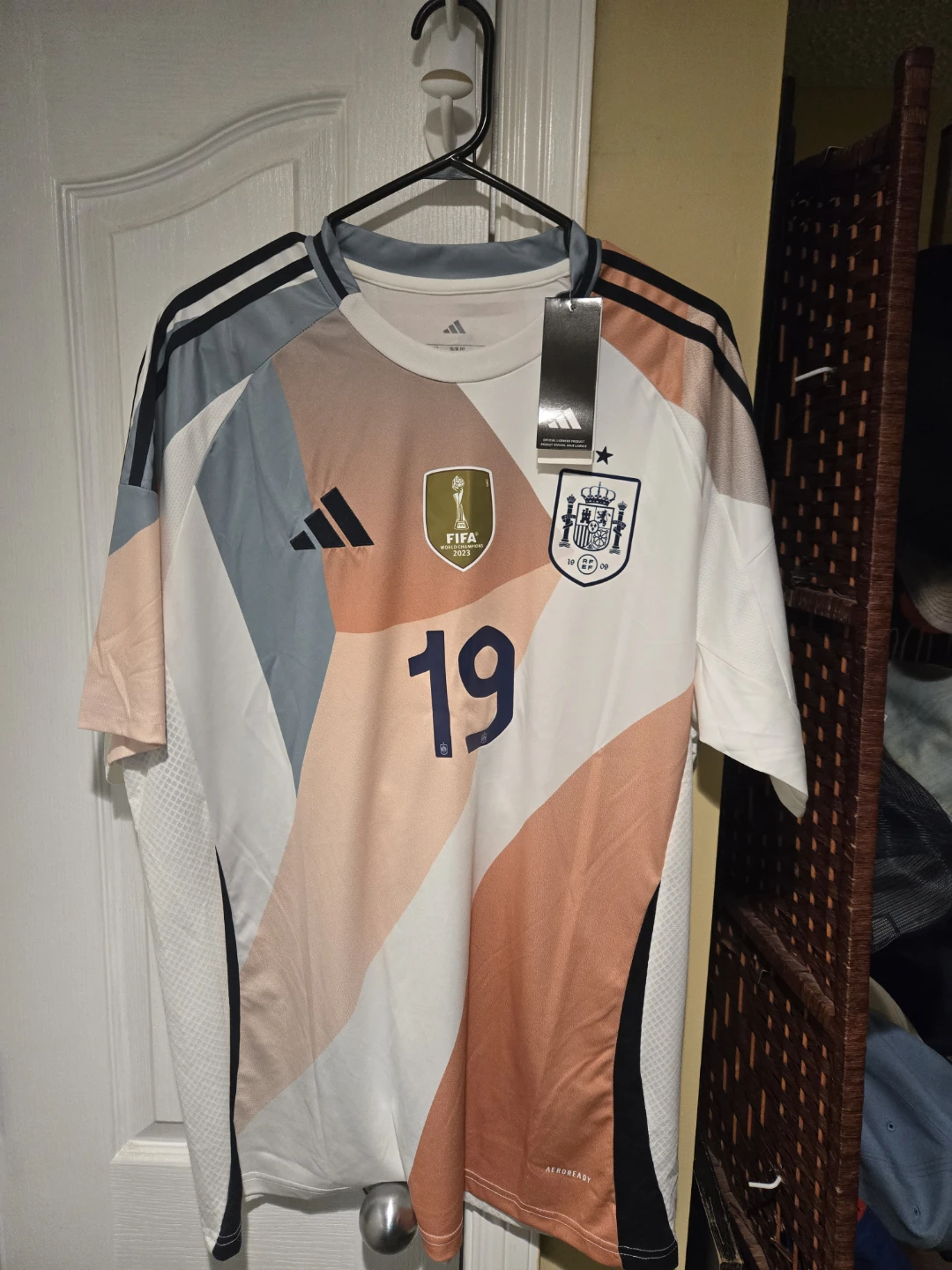 FREE DELIVERY!! Lamine Yamal Jetsey 3xl Fifa Womens branding $80