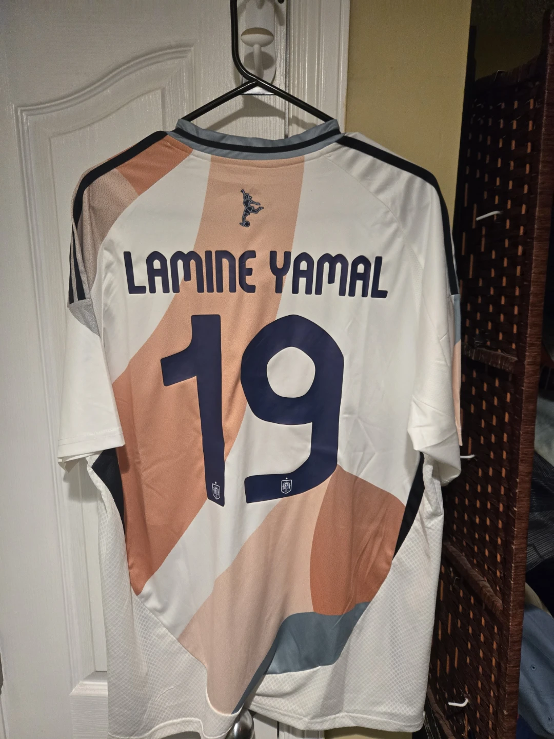 FREE DELIVERY!! Lamine Yamal Jetsey 3xl Fifa Womens branding $80 - photo 2