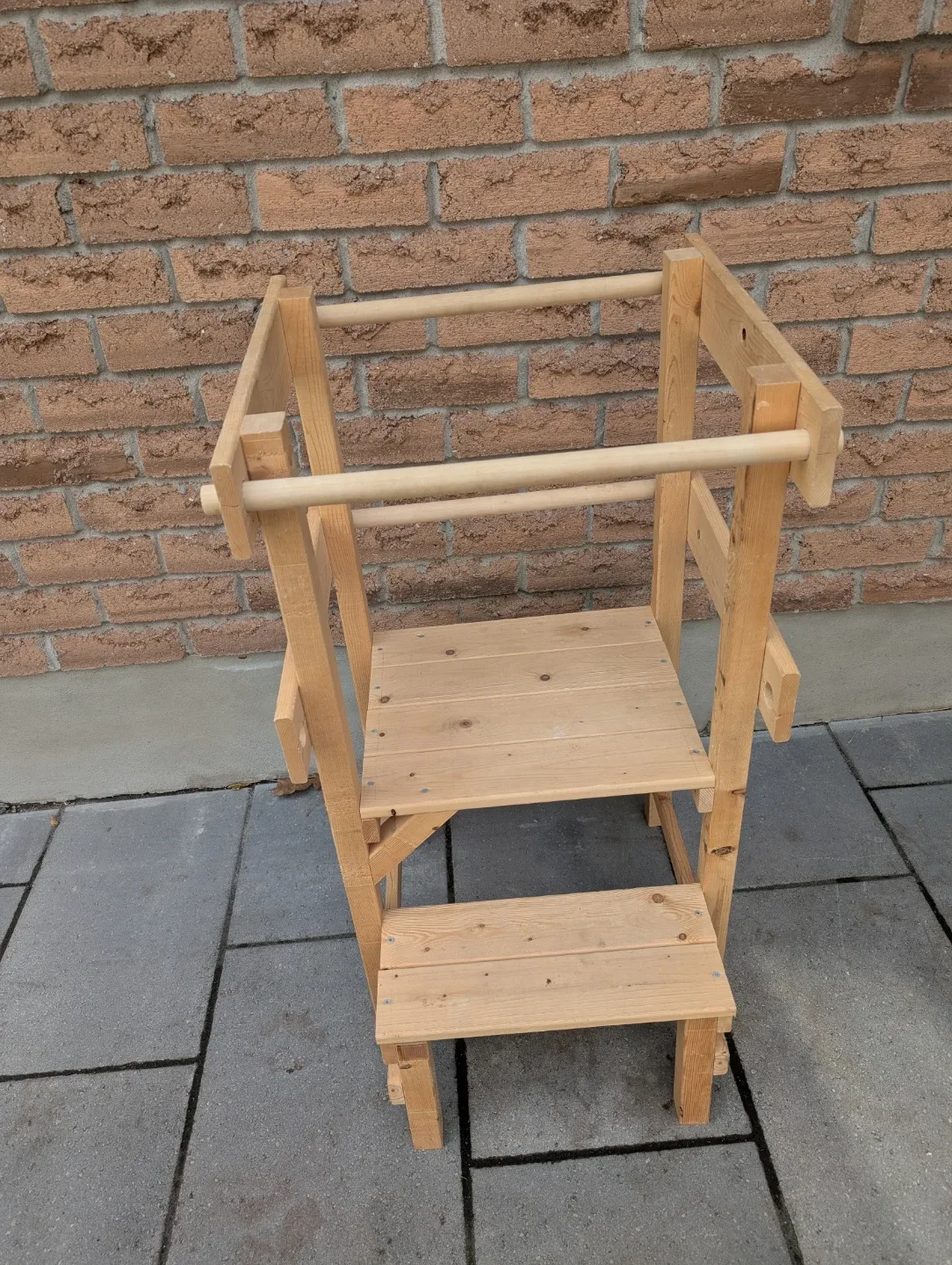 Wooden Kids Learning Tower image indicator(2)