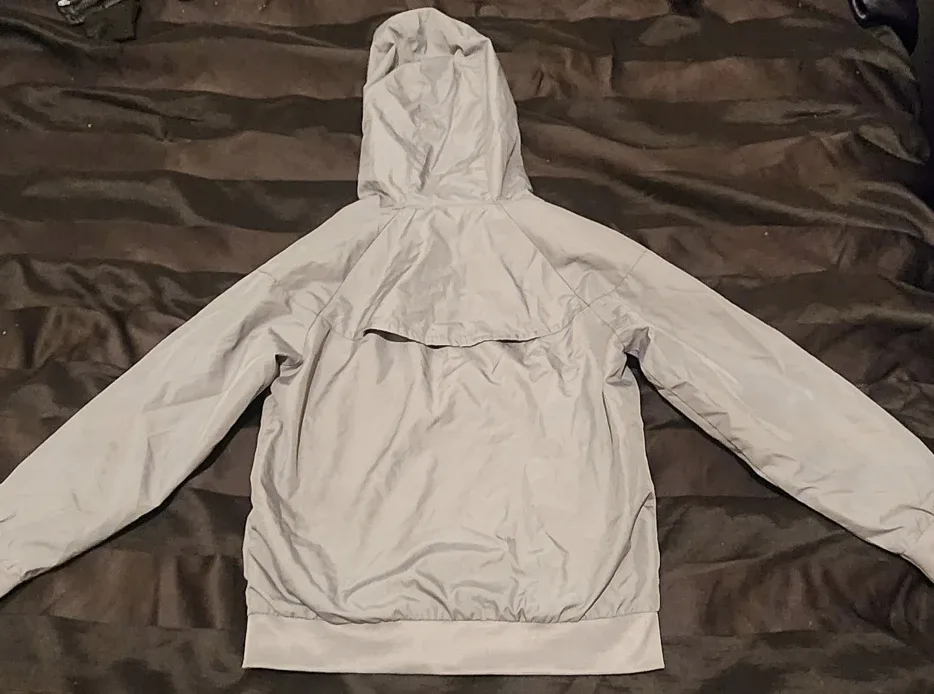 Nike Gray Windbreaker Jacket - Size L (6-7 Yrs) image indicator(2)
