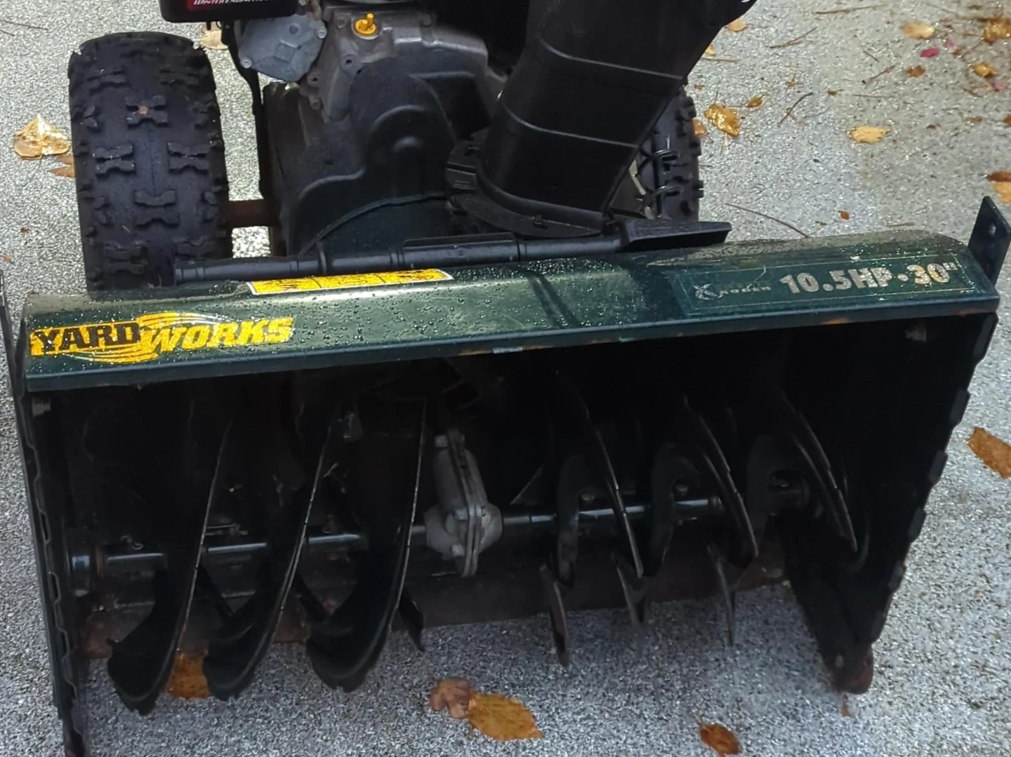 Yardworks 10.5 HP 30" Snow King Snowblower - photo 3