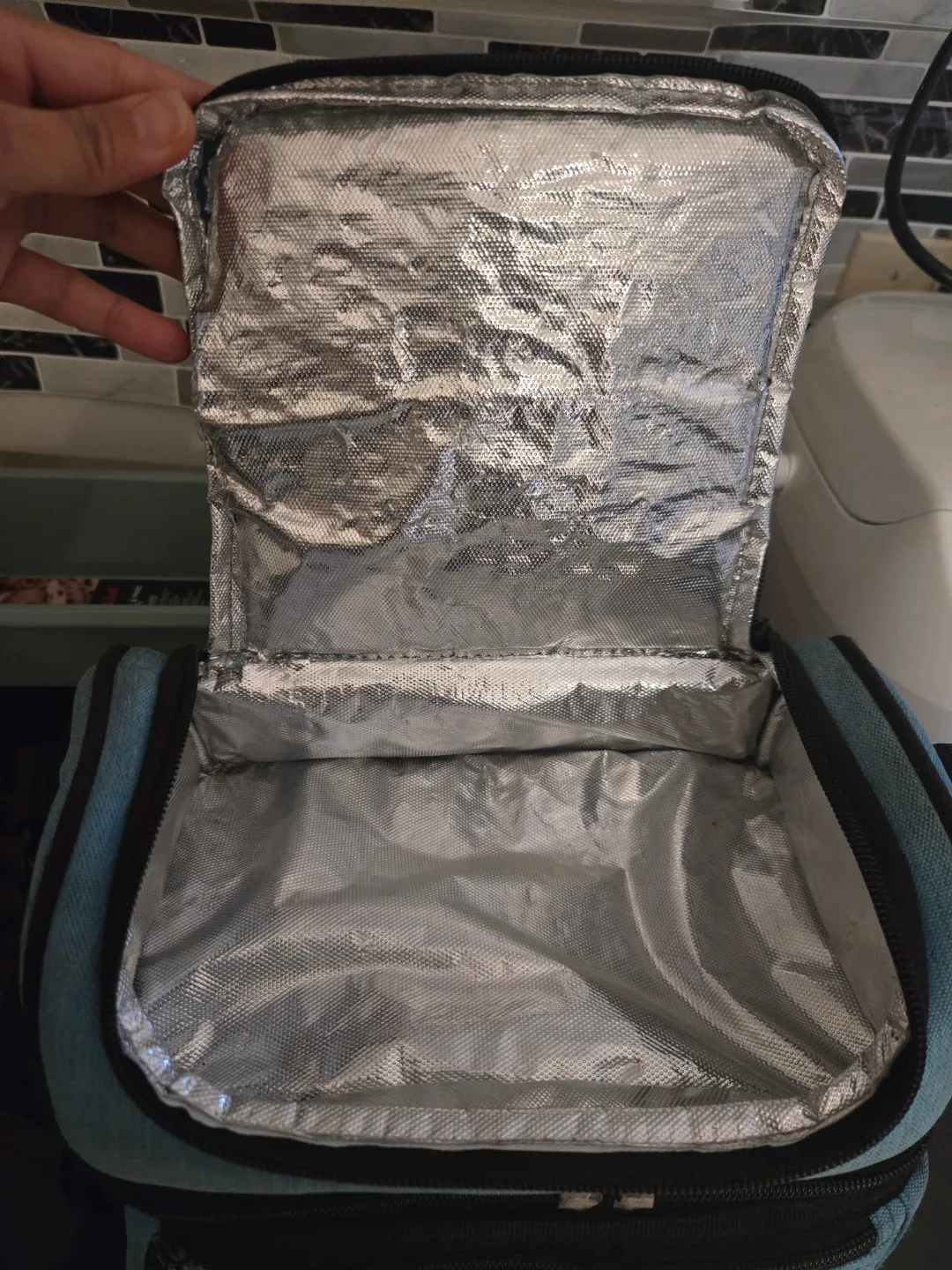 FREE - Insulated Lunch Bag image indicator(2)