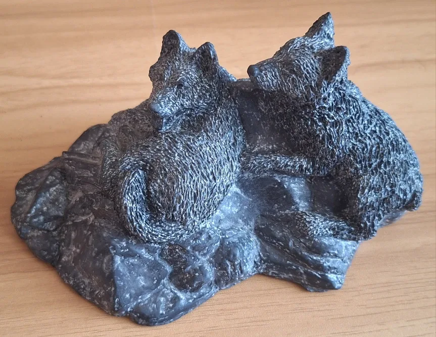 Set of 6 Vintage Wolf Original Animal Figurines image indicator(9)