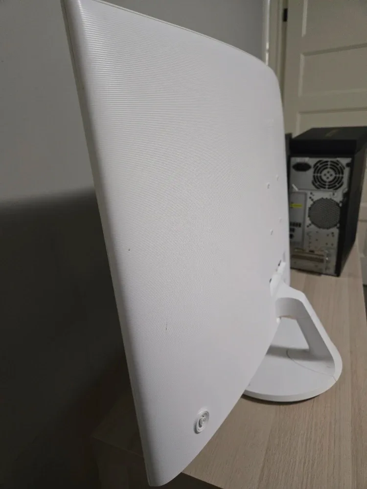 Samsung 32" Curved Monitor image indicator(3)