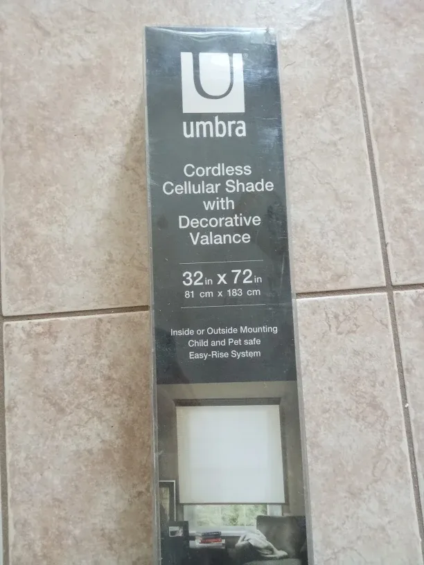 NEW Umbra Cordless Cellular Shade 32x72