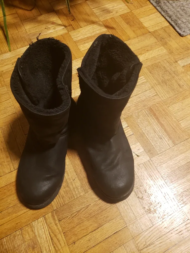 Skechers Black Winter Boots - Size 8
