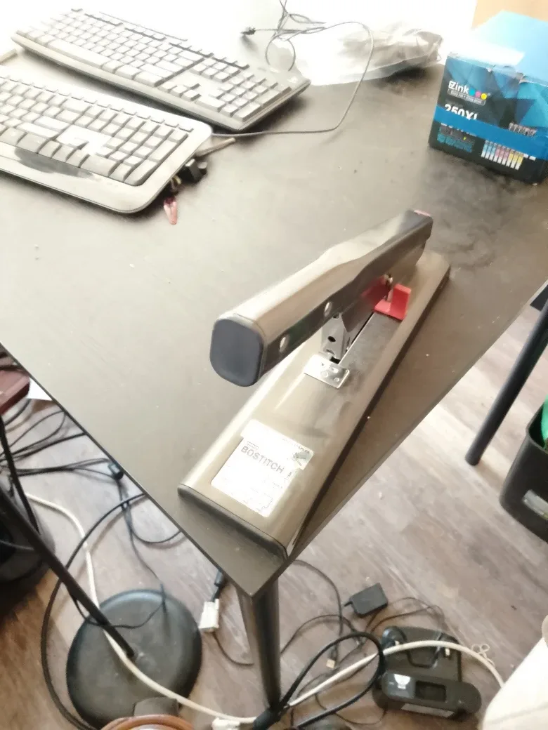 Bostitch B310HDS Heavy Duty Stapler image indicator(2)