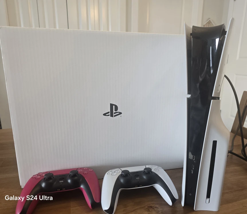 PlayStation 5 Console with 2 Controllers - Like New! - photo 3