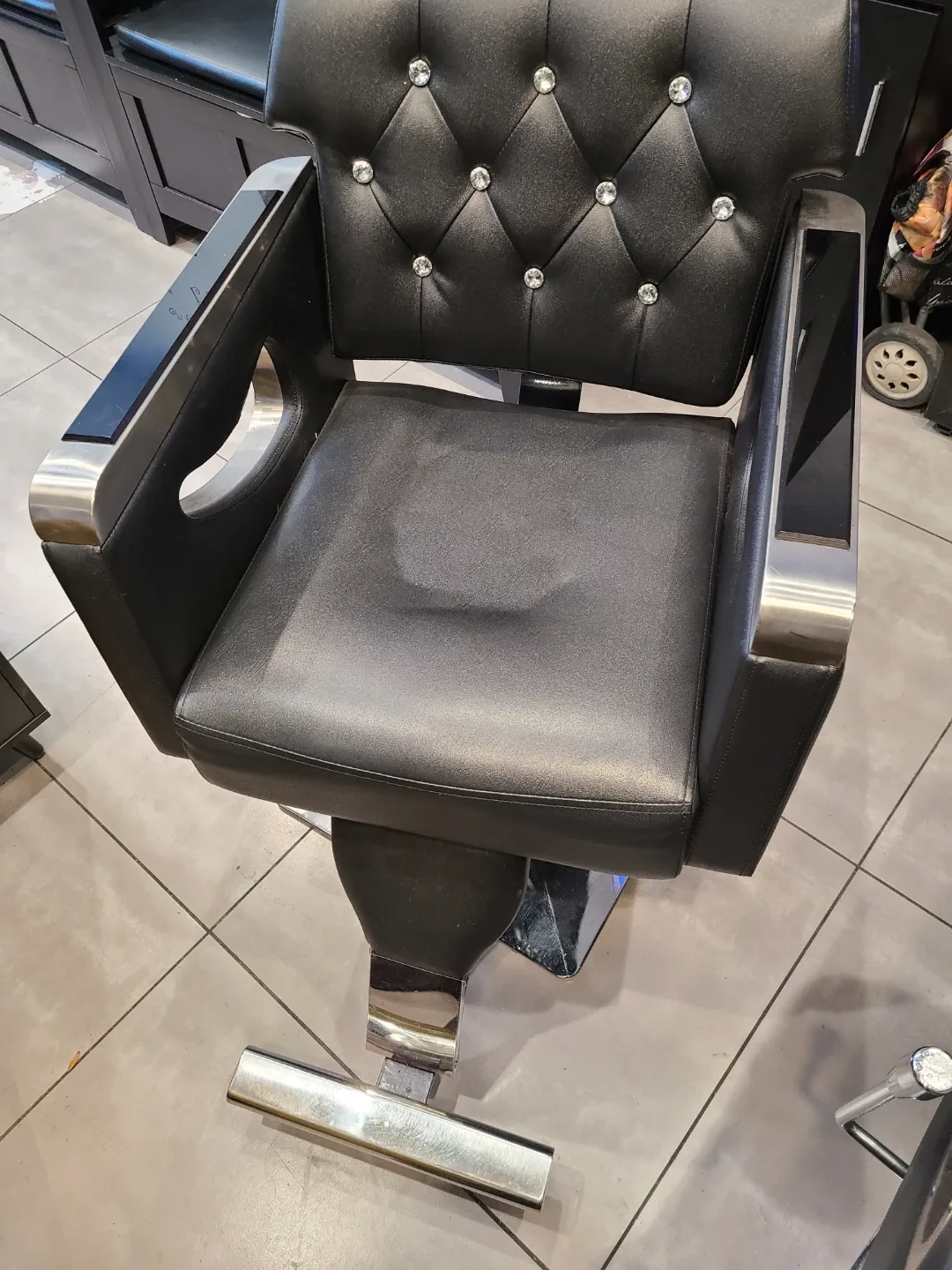 Salon/Barber Chair - Black