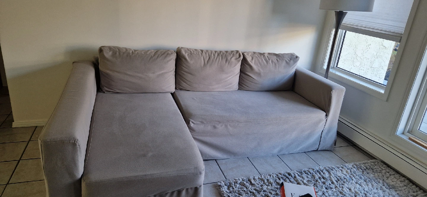 Free Sectional Sofa with Cover - photo 2