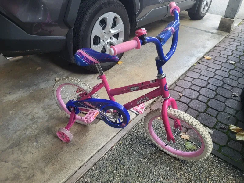 Avigo Glitter Kids' Bike & Little Tikes Scooter image indicator(2)