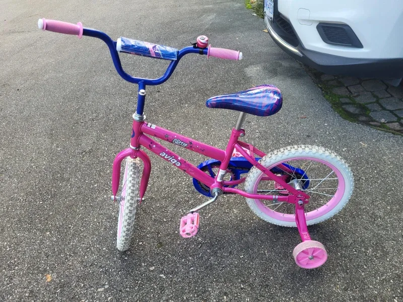 Avigo Glitter Kids' Bike & Little Tikes Scooter image indicator(4)