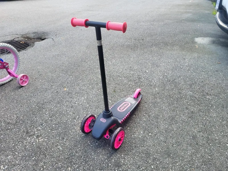 Avigo Glitter Kids' Bike & Little Tikes Scooter image indicator(5)