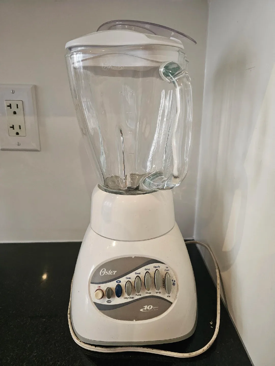 Oster 10-Speed Blender ( Bathurst and Finch area)